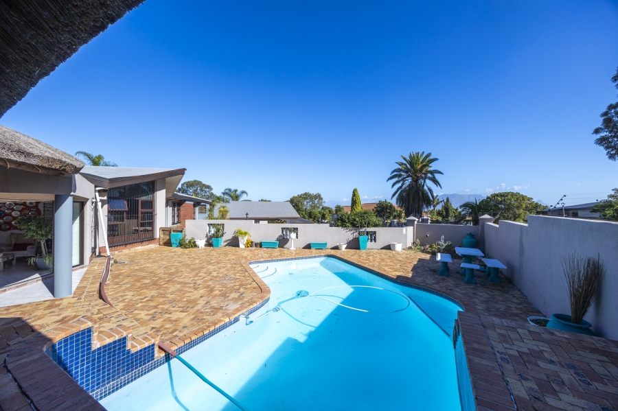 6 Bedroom Property for Sale in Plattekloof 1 Western Cape